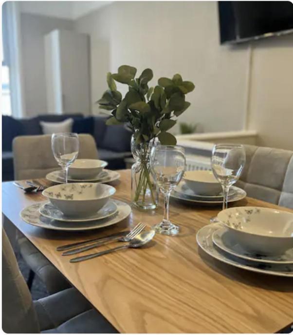 Апартаменты 3, Wilmur Court Рил